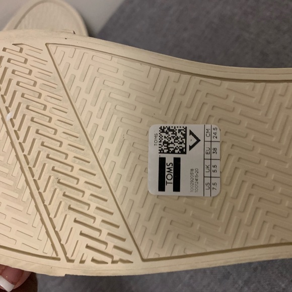 Brand new Tom’s woman’s shoes - Picture 4 of 5